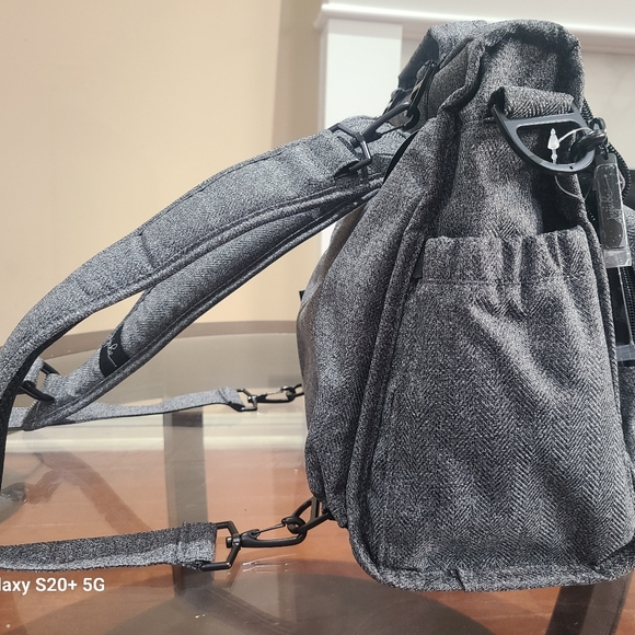 Jujube Classical Convertible Bag - Picture 13 of 13